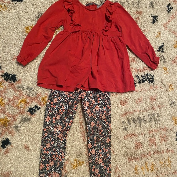 Two 3T girls outfits - Picture 1 of 4